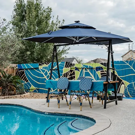 Serene 4Br Lux Home W Heated Spa Pool Massage Chair
